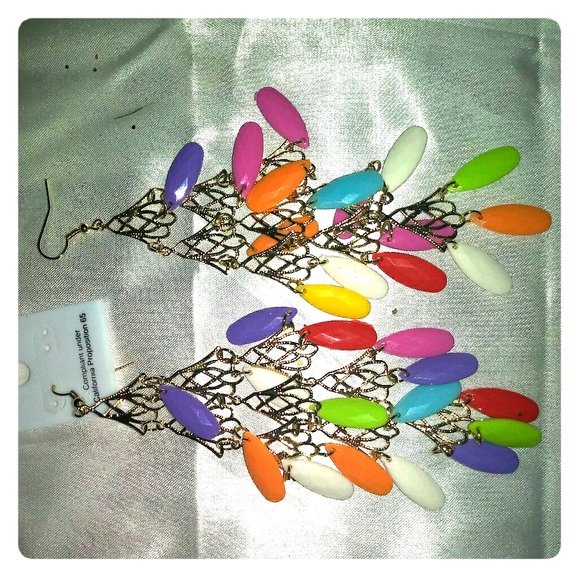 Costume Chandeler Earrings - Picture 1 of 2